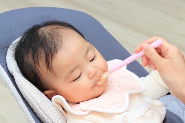 離乳食ひとさじとはどれくらいの量 赤ちゃんスプーンでいいの 離乳食ひとさじとはどれくらいの量 赤ちゃんスプーンでいいの